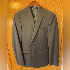 Men's Charcoal/Dark Grey Bar III Suit w/Pants